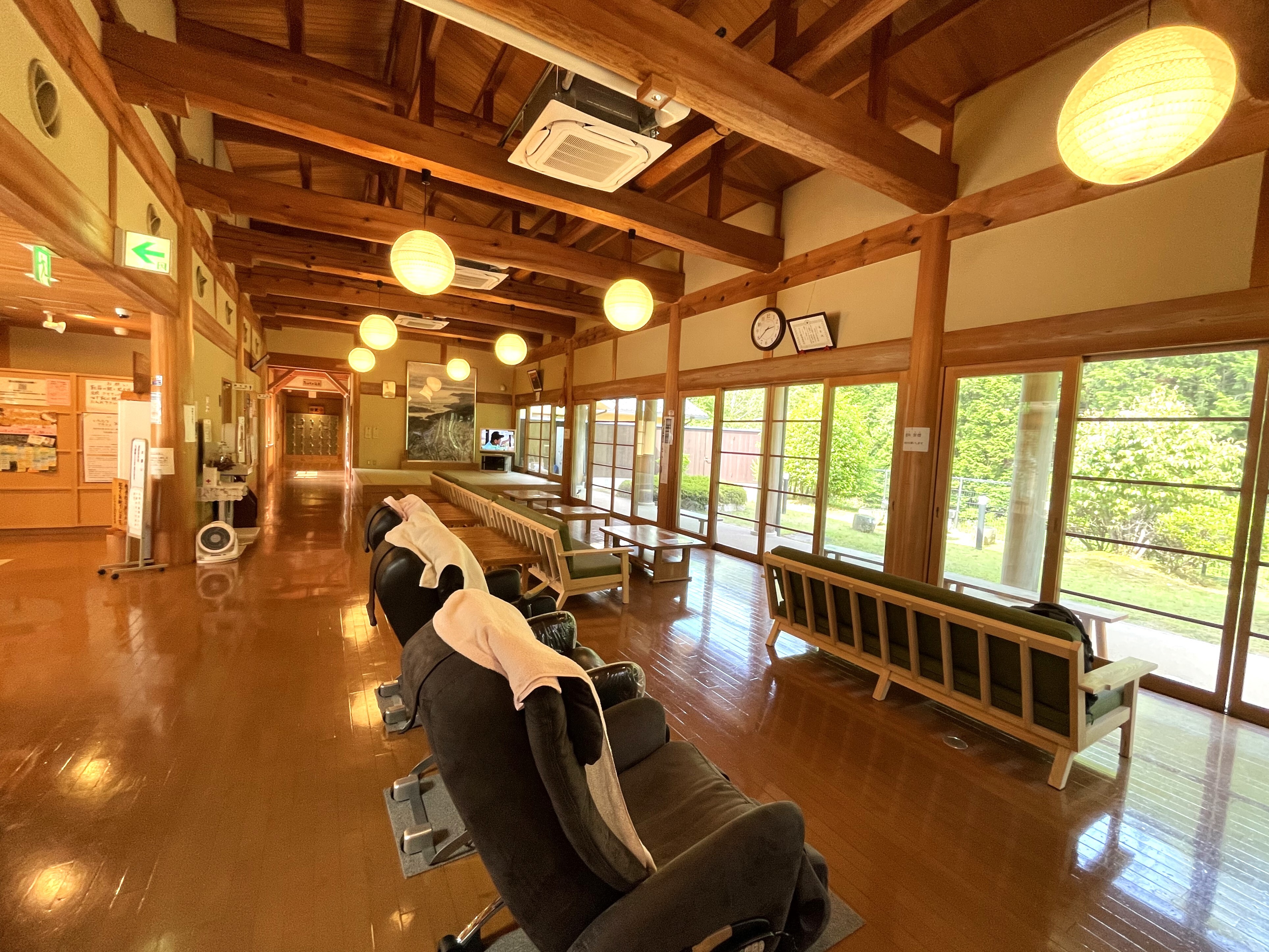 たかすみ温泉:休憩所室内-S